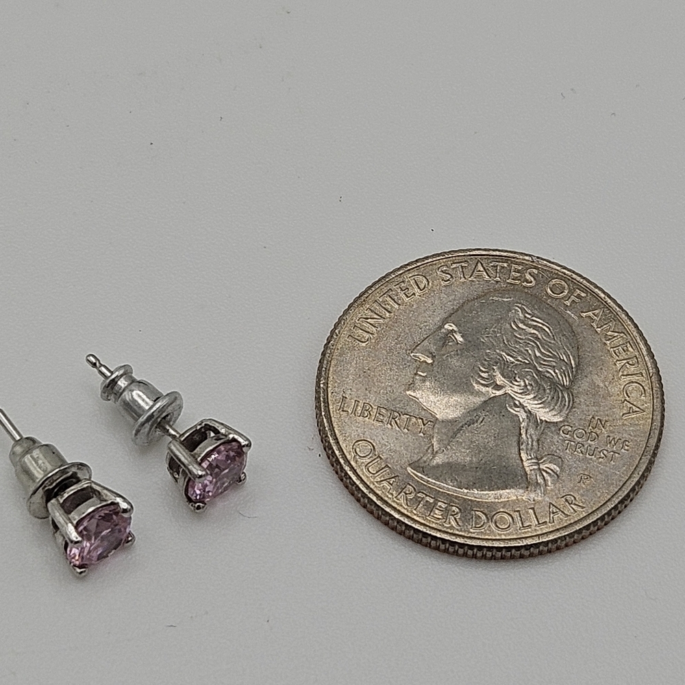 light pink crystal stud earrings - Picture 4 of 4